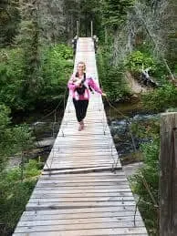 Swinging bridge