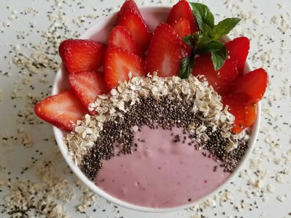 Raspberry Smoothie Bowl Recipe