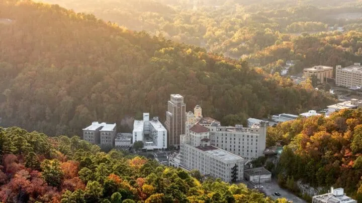 7 Luxurious Resorts in Hot Springs Arkansas.