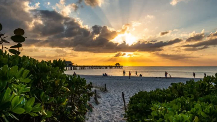 10 Florida Beaches That Feel Just Like The Caribbean + 3 Hidden Gems I Would Revisit Anytime