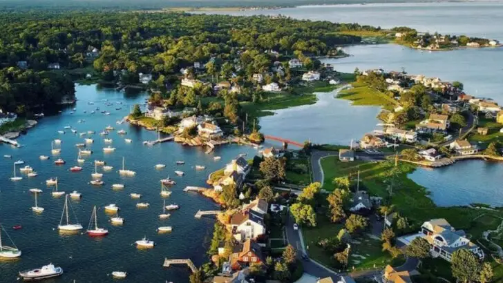 11 of Connecticut’s Most Charming Towns