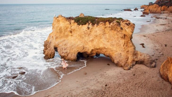 21 Hidden Beaches in the USA That Will Leave You in Awe