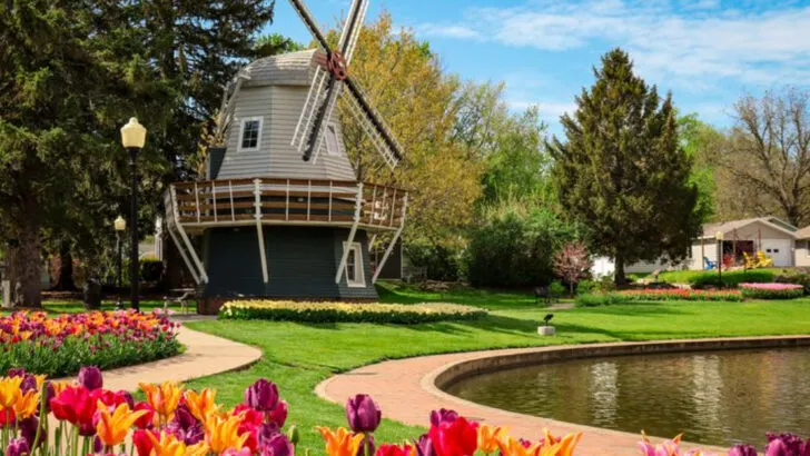 22 Small Towns in America That Look Exactly Like European Villages