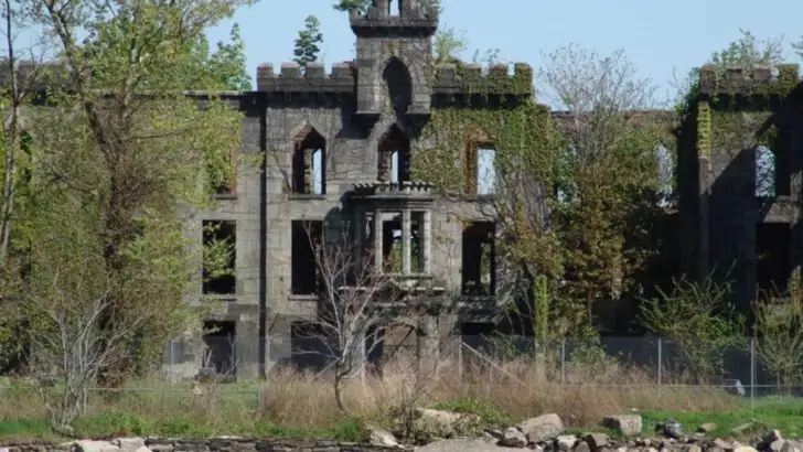 23 Abandoned Historic Places in America That Were Once Tourist Hotspots