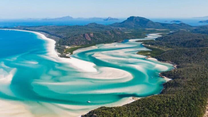 24 Travel Destinations So Stunning, They Feel Out of This World