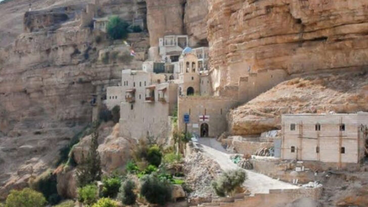 30 Ancient Cities That Will Transport You to Another Time