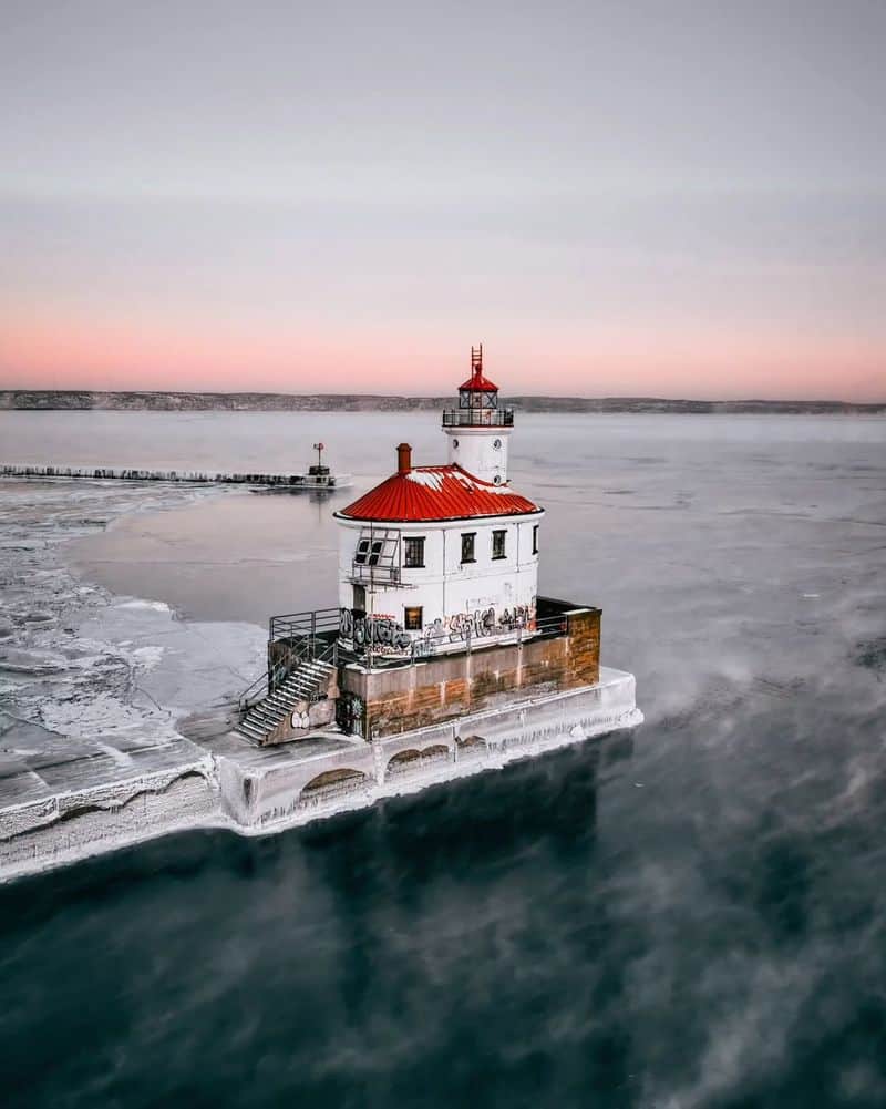 Superior Entry Lighthouse