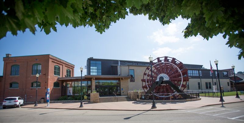 National Mississippi River Museum & Aquarium