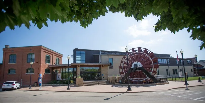 National Mississippi River Museum & Aquarium