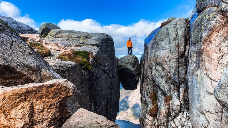 Kjeragbolten Boulder