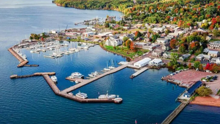 Most People Skip These 14 Small Wisconsin Towns (and They’re Missing Out)