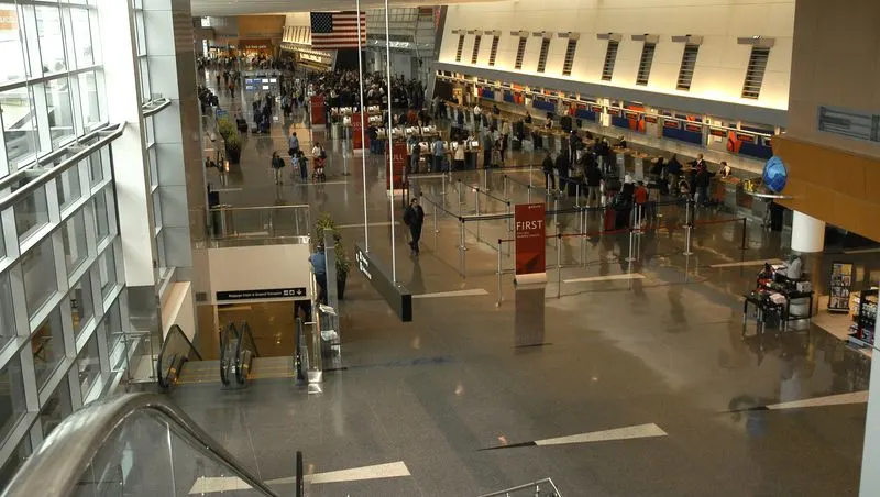 Boston Logan International Airport (BOS)