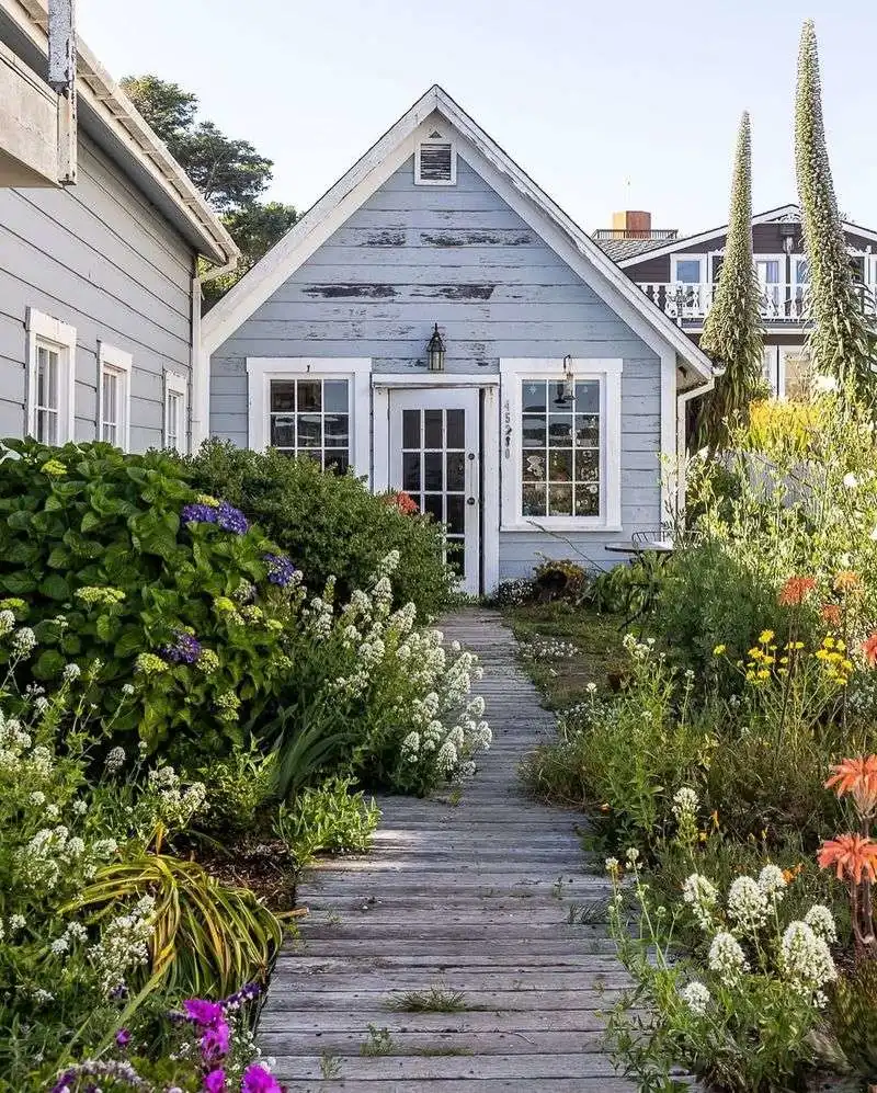 Cape Cod-Inspired Cottages