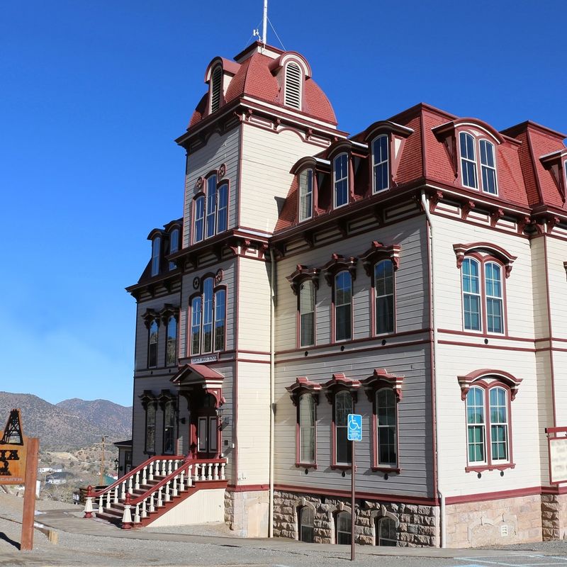 The Fourth Ward School Museum
