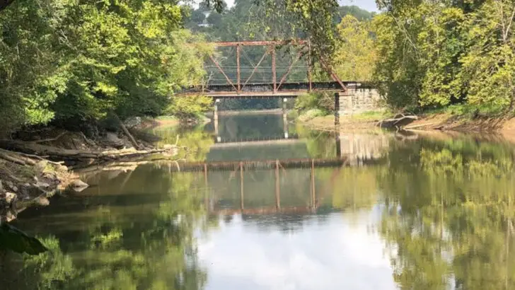 This Scenic North Carolina Town Brings a Norman Rockwell Painting to Life