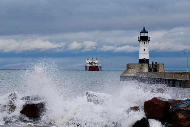 Duluth Harbor North Pier Light