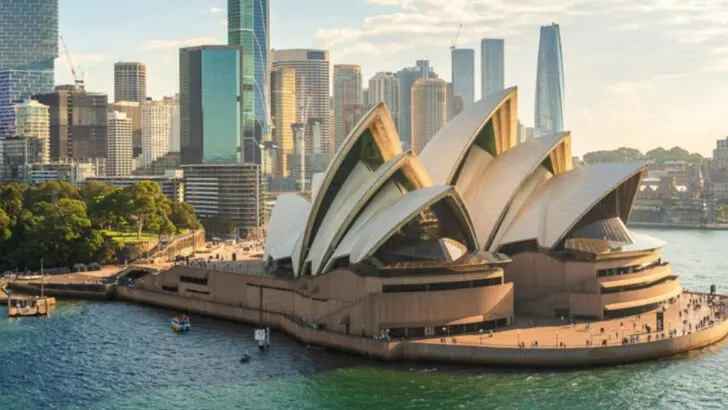 10 Budget-Friendly Long-Stay Destinations (And 6 That Will Drain Your Wallet)