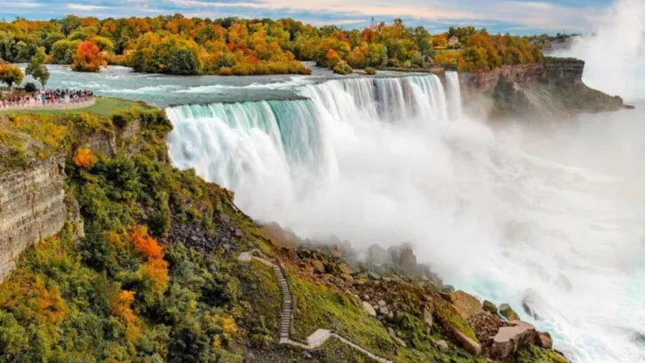 10 Classic Family Vacation Spots That Were Better in the ’90s (And 5 That Got Even Better)