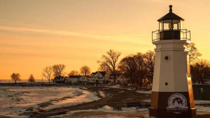 10 Lake Erie Towns Where Families Still Vacation Like It’s the ’90s