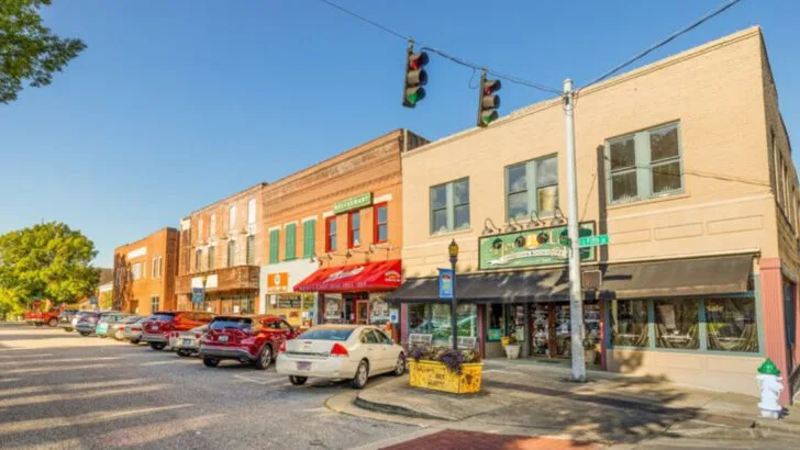 11 Kentucky towns where families can enjoy bluegrass, biscuits, and good old-fashioned summer fun