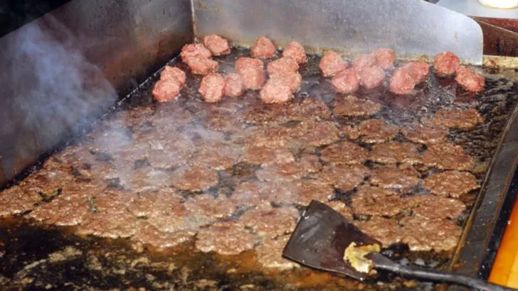 11 Offbeat Ohio Restaurants That Turn Dinner Into a Story Worth Telling