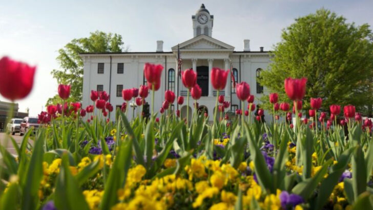 12 Southern Towns That Know How to Do Comfort Food and Hospitality Right