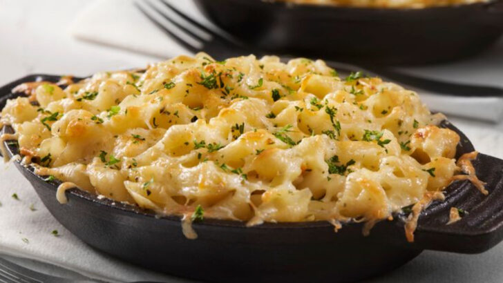 13 Restaurant Chains That Serve The Best Mac and Cheese In America
