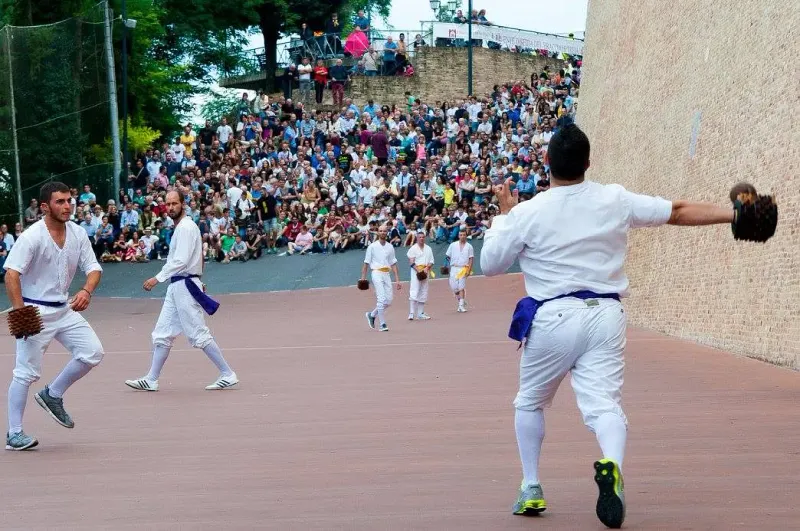 The Annual Disfida del Bracciale Festival