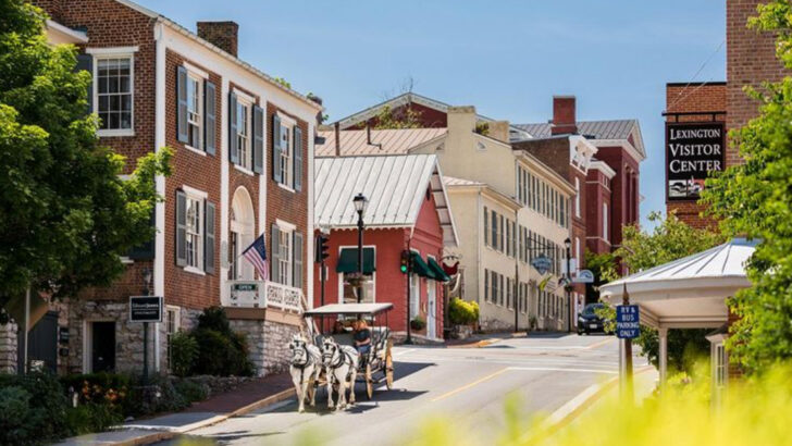 14 Charming Small Towns Near Virginia’s Blue Ridge Mountains You’ll Want to Visit