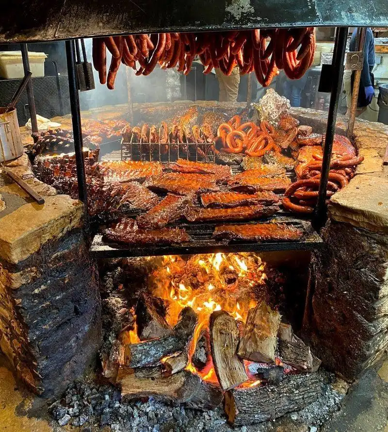 Salt Lick BBQ – Driftwood