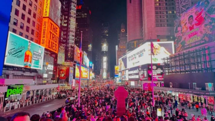 14 travel clichés that are 100% worth doing at least once