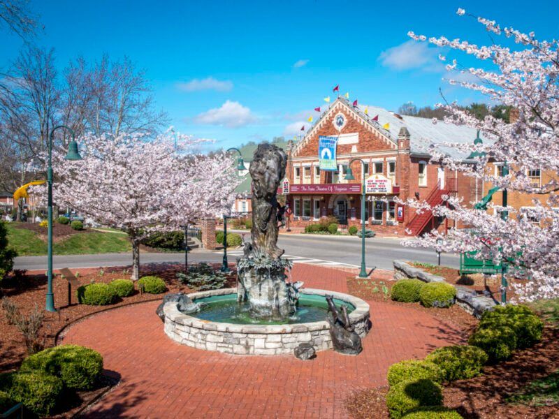 15. Abingdon, Virginia – A Theater Town with Cottage Garden Vibes