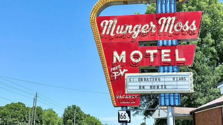 15 Classic Motels on Route 66 That Feel Frozen in Time