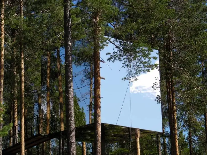 The Mirrorcube