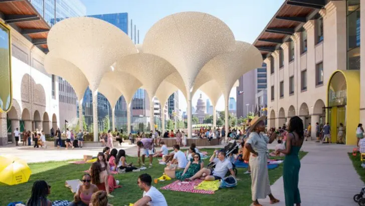 16 Awesome Things to Do in Austin for Art Lovers, Foodies, and Adventure Seekers