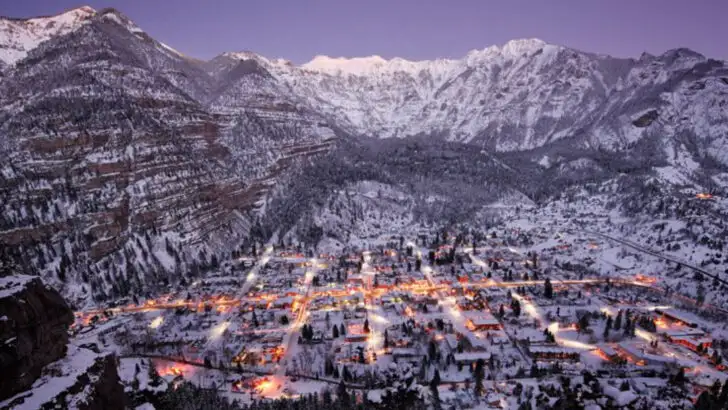 17 Picture-Perfect Towns Surrounded by Stunning Mountain Views