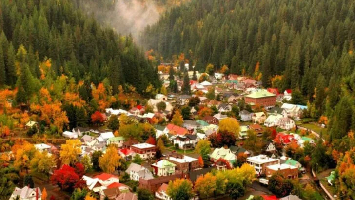 17 U.S. Towns That Are Way More Beautiful Than You’d Expect