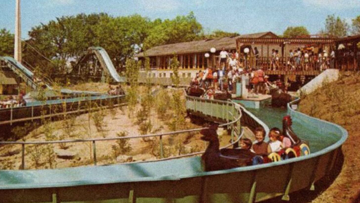 20 U.S. Vacation Spots That Were Huge in the ’90s — Then Vanished