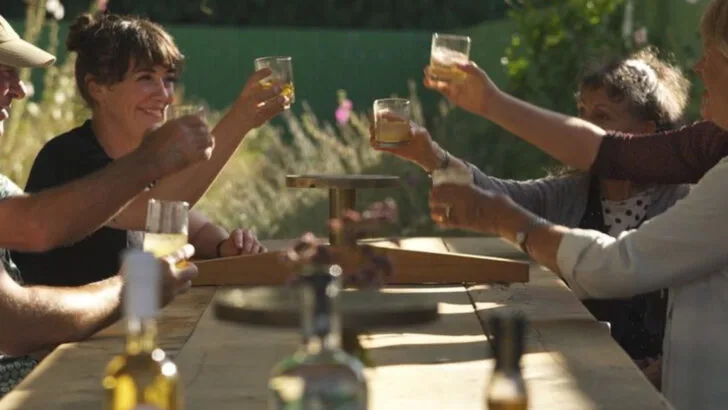 8 Countries Where Making Friends Is Easy for Tourists (And 4 Where It’s Not)