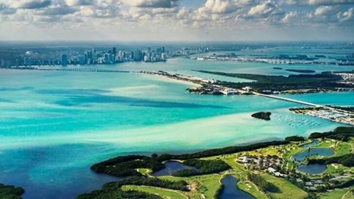 8 Florida Beaches Perfect for Breezy Bike Rides with a View