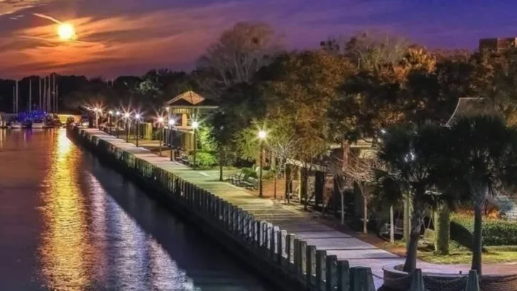 8 Historic Beach Towns in the South That Families Have Been Visiting for Generations