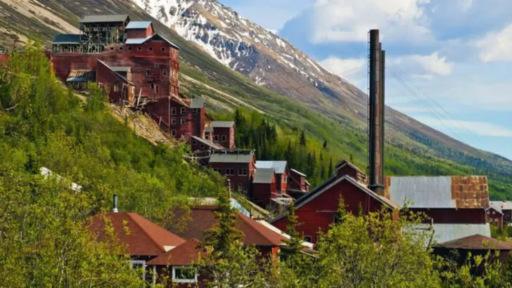 8 U.S. small towns that became “total disasters,” each for distinct reasons