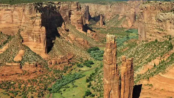 9 Arizona Attractions That Confuse Tourists & 9 That Locals Always Recommend