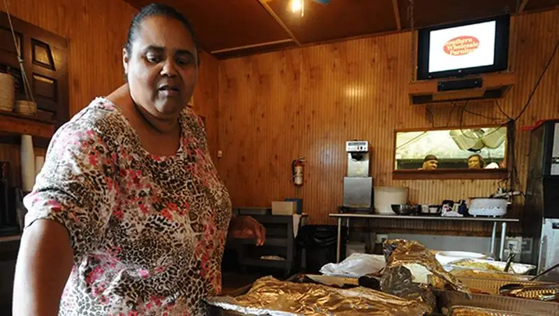 Leatha’s Bar-B-Que Inn – Hattiesburg