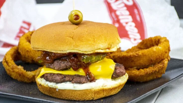 9 Ohio Diners That Still Flip Burgers The Way Your Grandpa Remembers