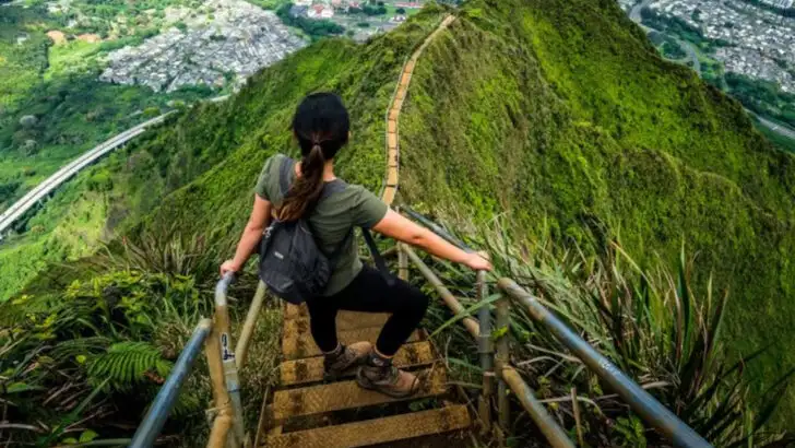 9 popular tourist trails in Hawaii that locals warn you not to take