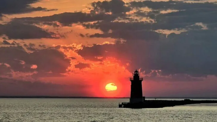 A delightful Delaware town with sandy shores, fresh oysters, and charming nautical inns