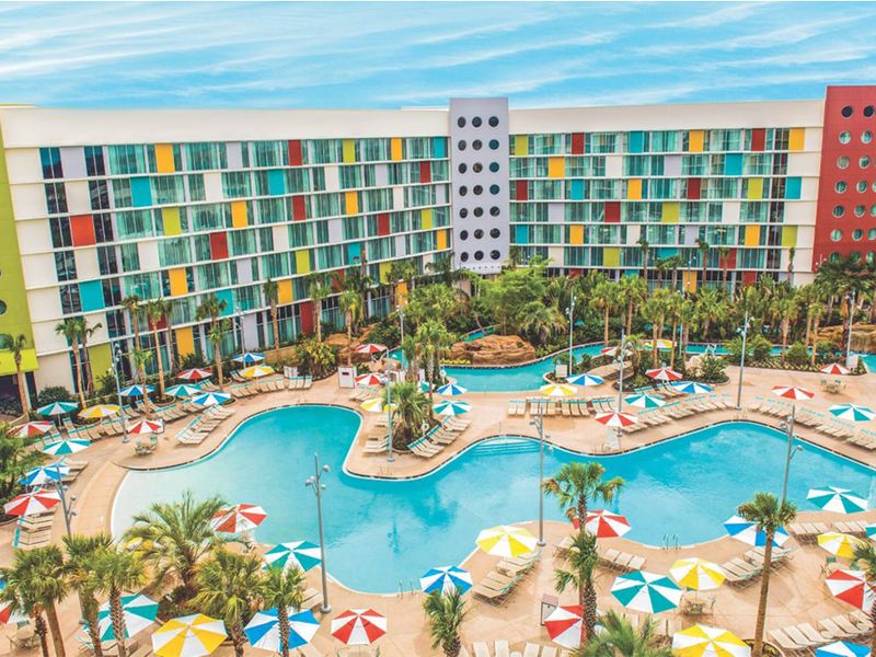 Retro-Themed Resorts & Decor
