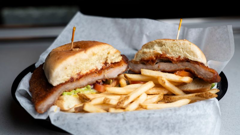 Bob & Tom’s Family Restaurant – Des Moines, Iowa