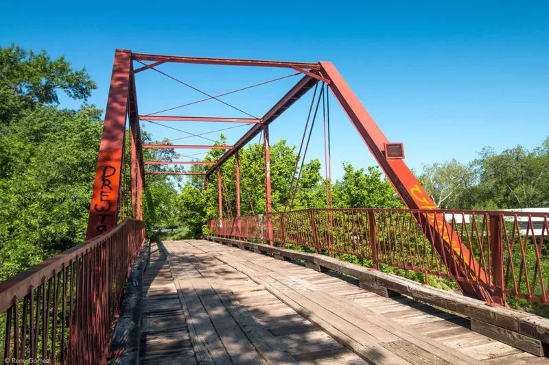 Old Alton Bridge, Texas